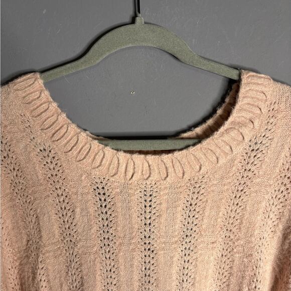 Hinge Pink Long Sleeve Sweater Round Neck and Open Back Size Medium - Picture 4 of 7